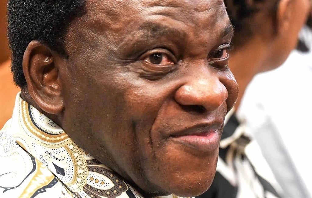 Imibhiyozo kudedelwa uOmotoso