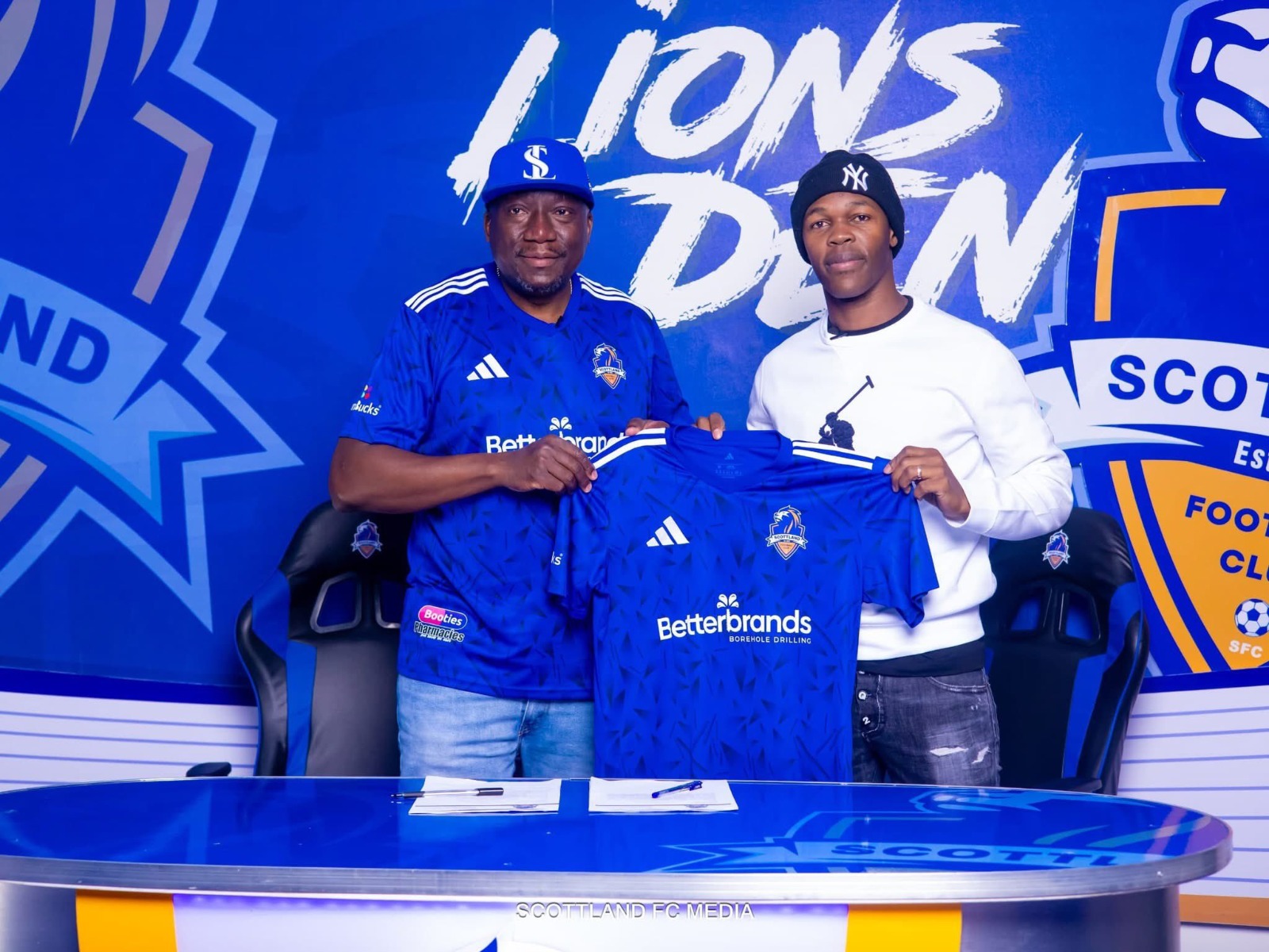 Uzoyikha ngeFosholo uMusona eqenjini lakhe elisha laseZimbabwe