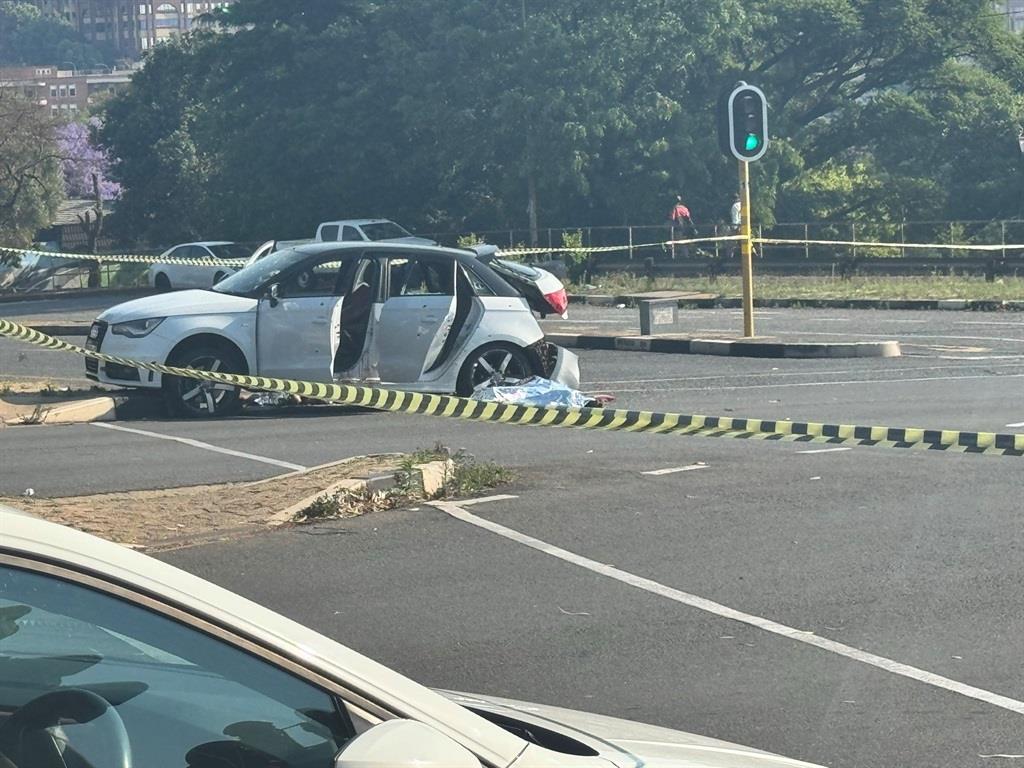 AbakwaSidlodlo baqumbe phansi abasolwa ngokuthumba