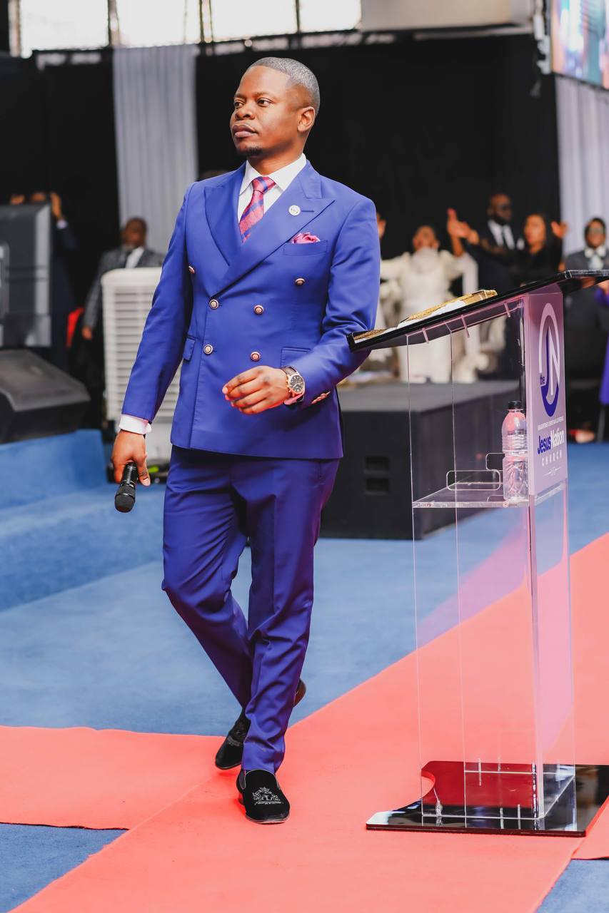 UBushiri udedela amaKati ngoSibiya