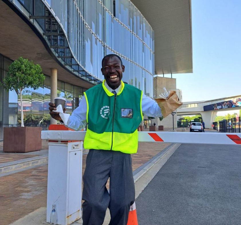 Isililo kushona uNogada othwelwe ngeQoma
