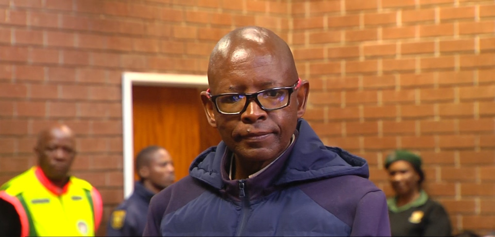 Ilaxaze isicelo seBheyili indoda eyadlungula ingane