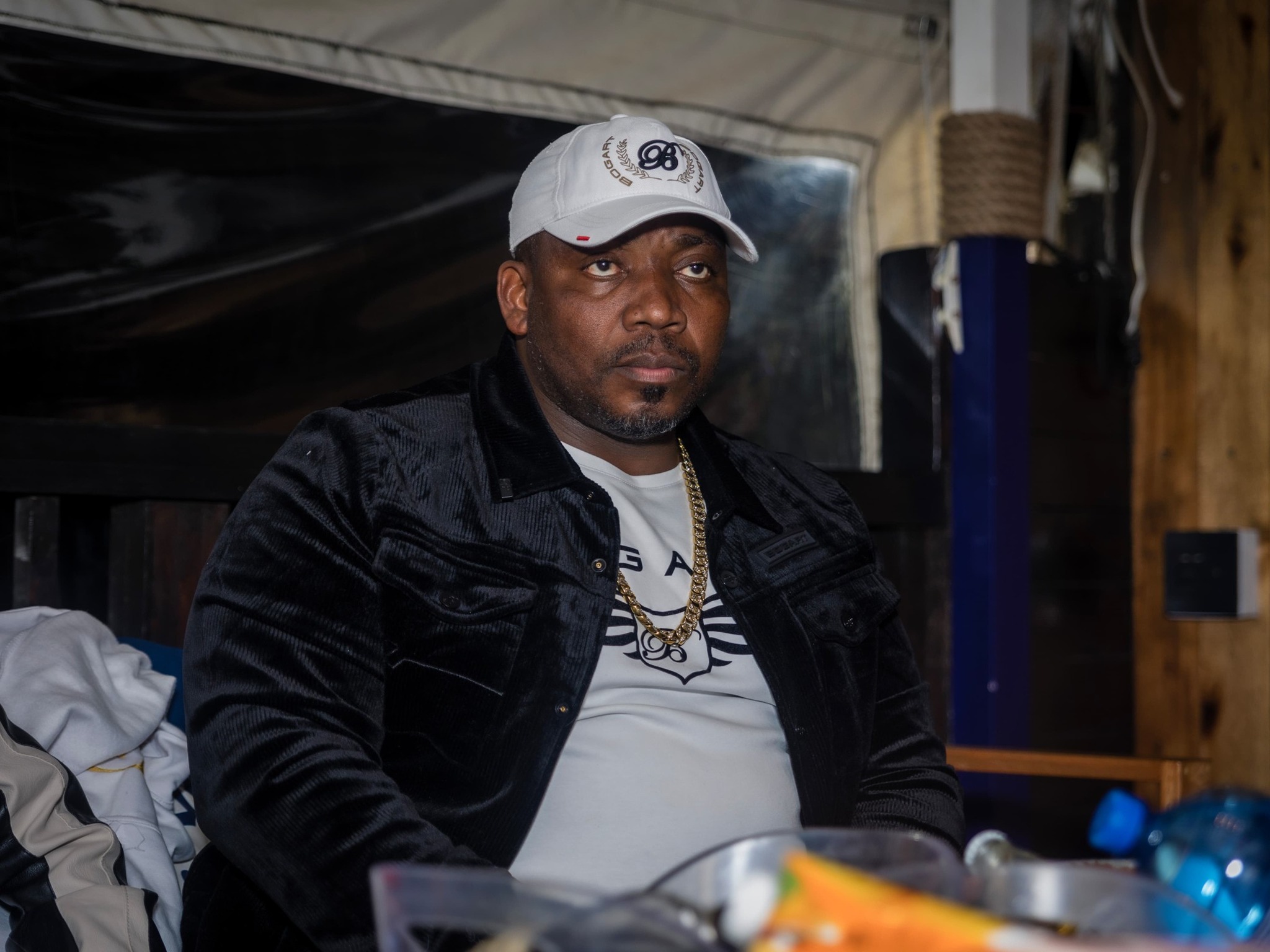 Isimanga kuboshwa umlandeli omkhulu weKaizer Chiefs ngelokuzama ukubulala